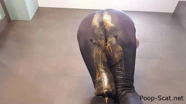 thefartbabes - Leather Leggings Diarrhea - Shit In Panty, Cleaned Toilet, Dried Scat