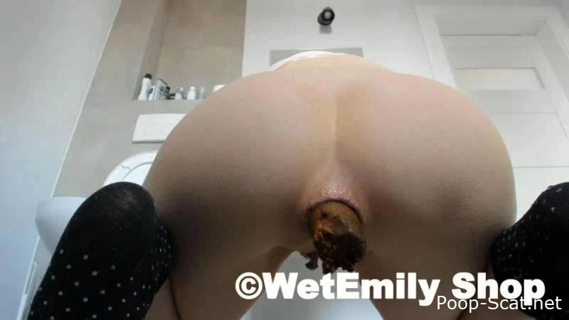 Shitting towards the lens - LucyBelle - Coprofield, Big Shit, Retro Scat Sex